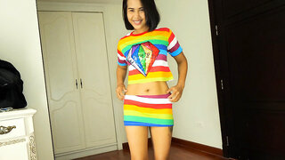 Thai COUGAR wifey using oil for attractive Thumb