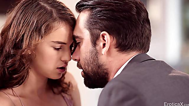 Sensual love making with beautiful girlfriend Ellie Eilish