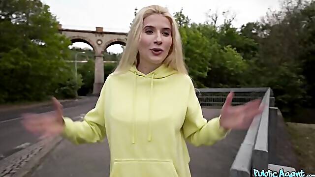 Wonderful fancy woman - public porn - Public Agent