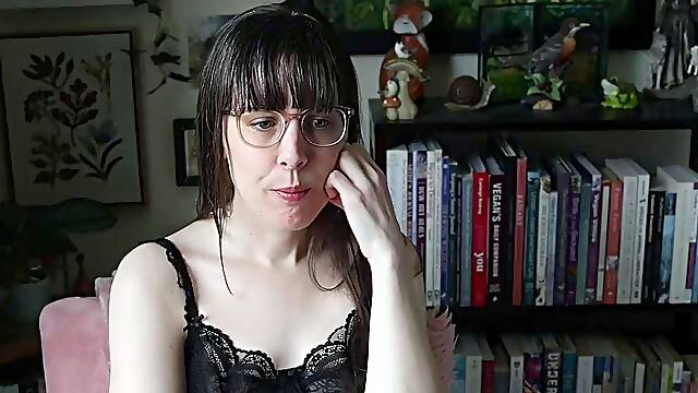Cute amateur brunette naughty in solo jerking show on camera