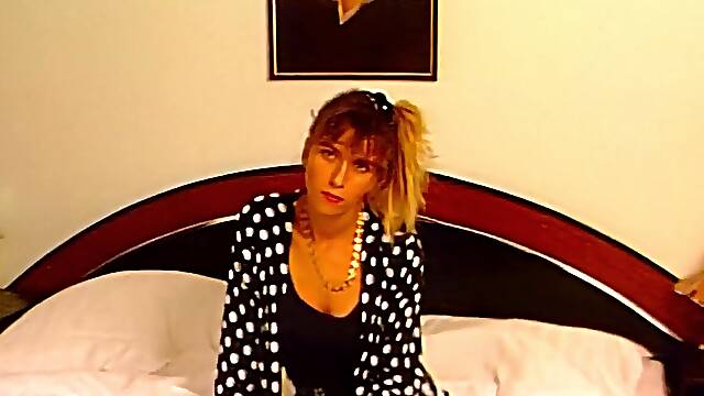 Sexy Whore Shows Her Body And Sweet Pussy - Massage