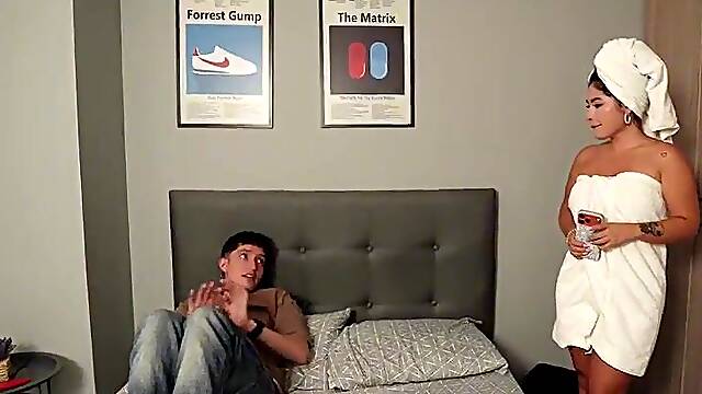 I share a room with a stranger and end up having coarse sex - Alejandra Palacios