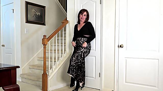 Spicy fingers tease a horny MILF's wet pussy