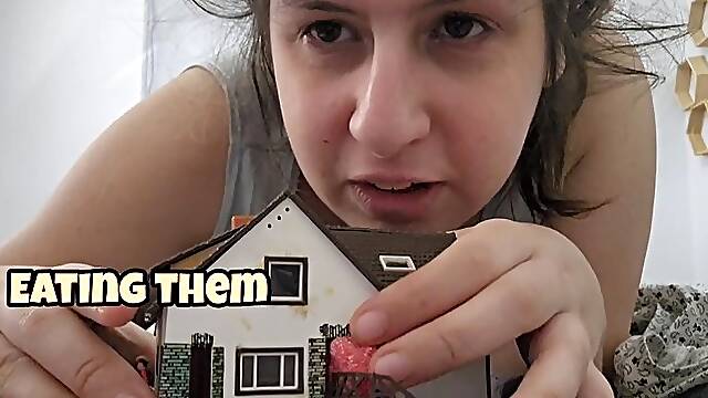 Giantess Vore – Eating Gummy Bears