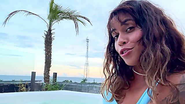 An Afternoon with Your Queen Lolah... Enjoy.
